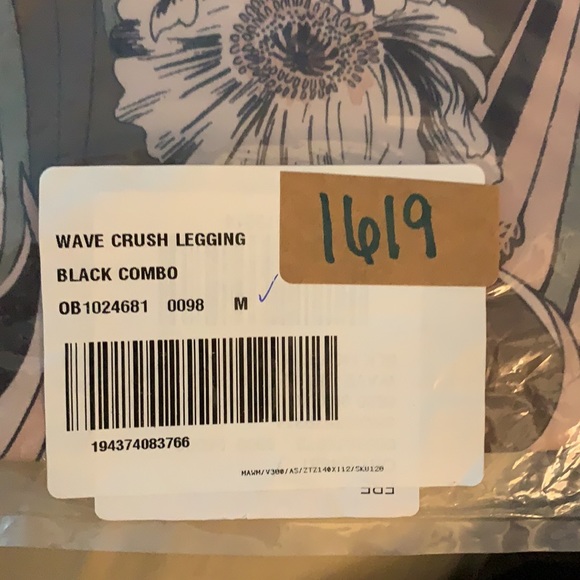 ⭐️Free People Movement Wave Crush Leggings Black Women’s Size Medium - Picture 8 of 8